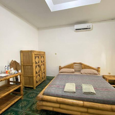 Duyung Rooms & Resto Gerupuk Бумбанг Экстерьер фото