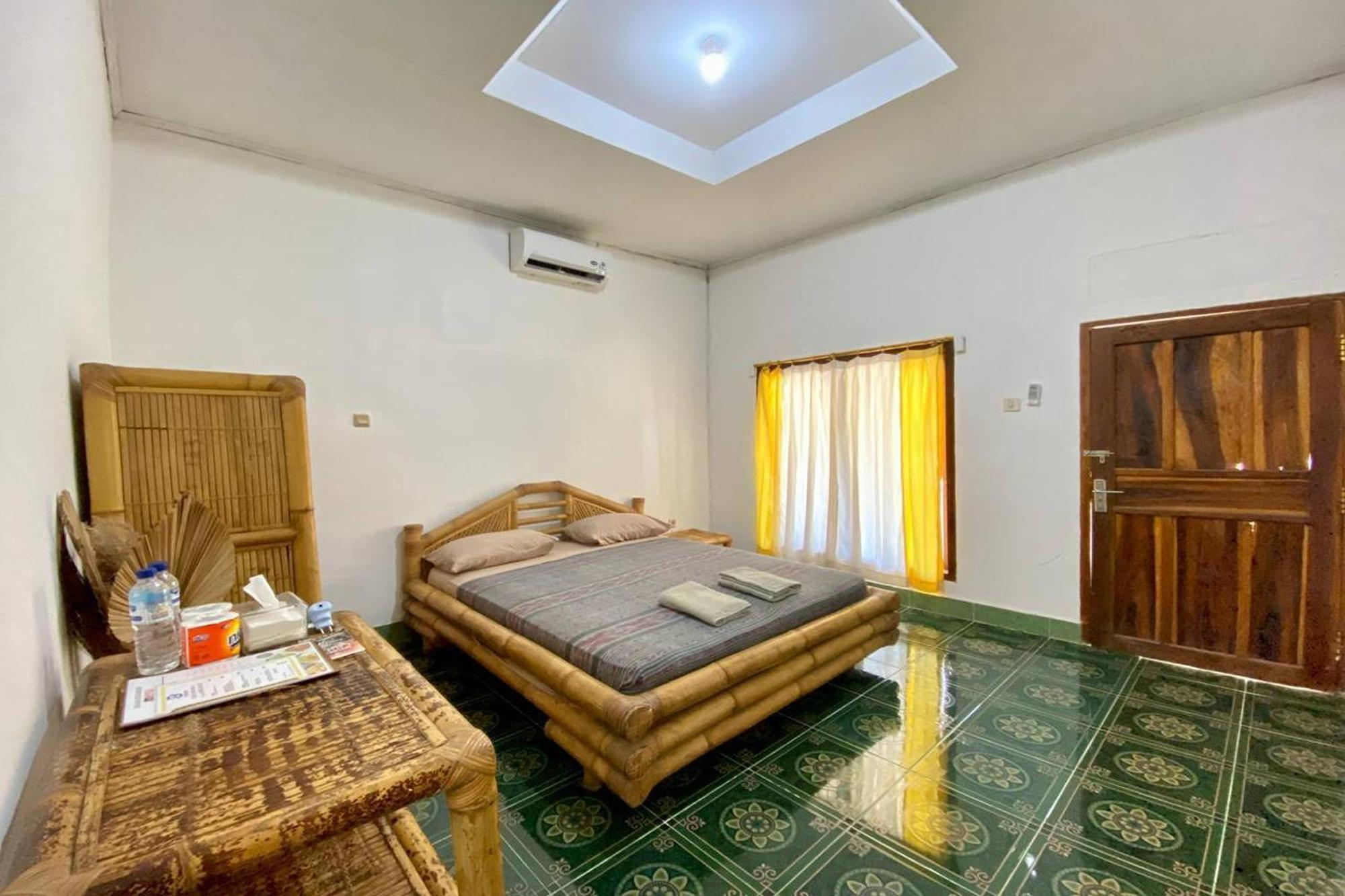 Duyung Rooms & Resto Gerupuk Бумбанг Экстерьер фото