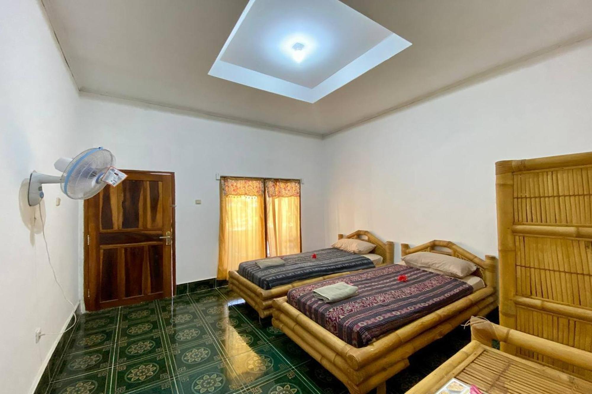 Duyung Rooms & Resto Gerupuk Бумбанг Экстерьер фото