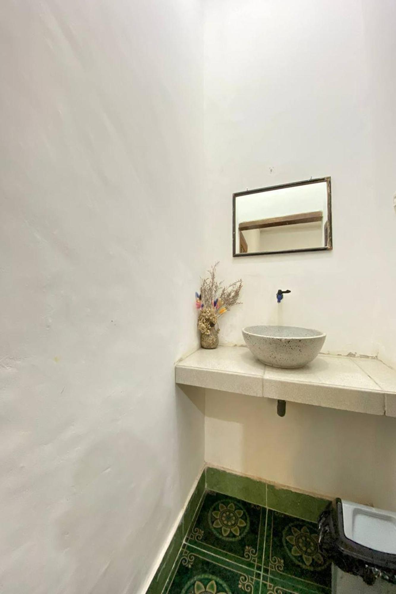 Duyung Rooms & Resto Gerupuk Бумбанг Экстерьер фото