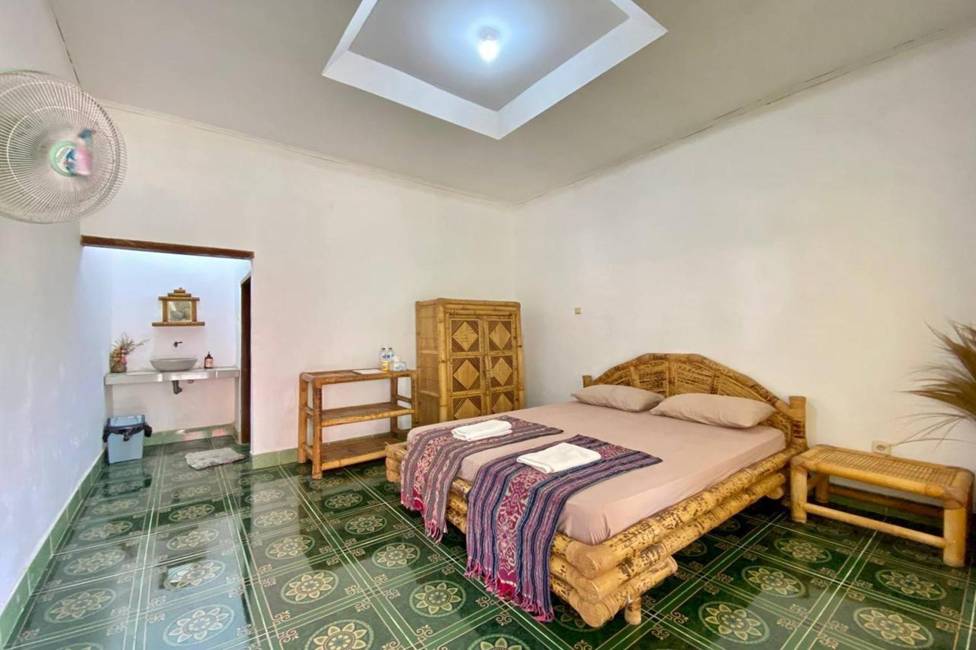 Duyung Rooms & Resto Gerupuk Бумбанг Экстерьер фото