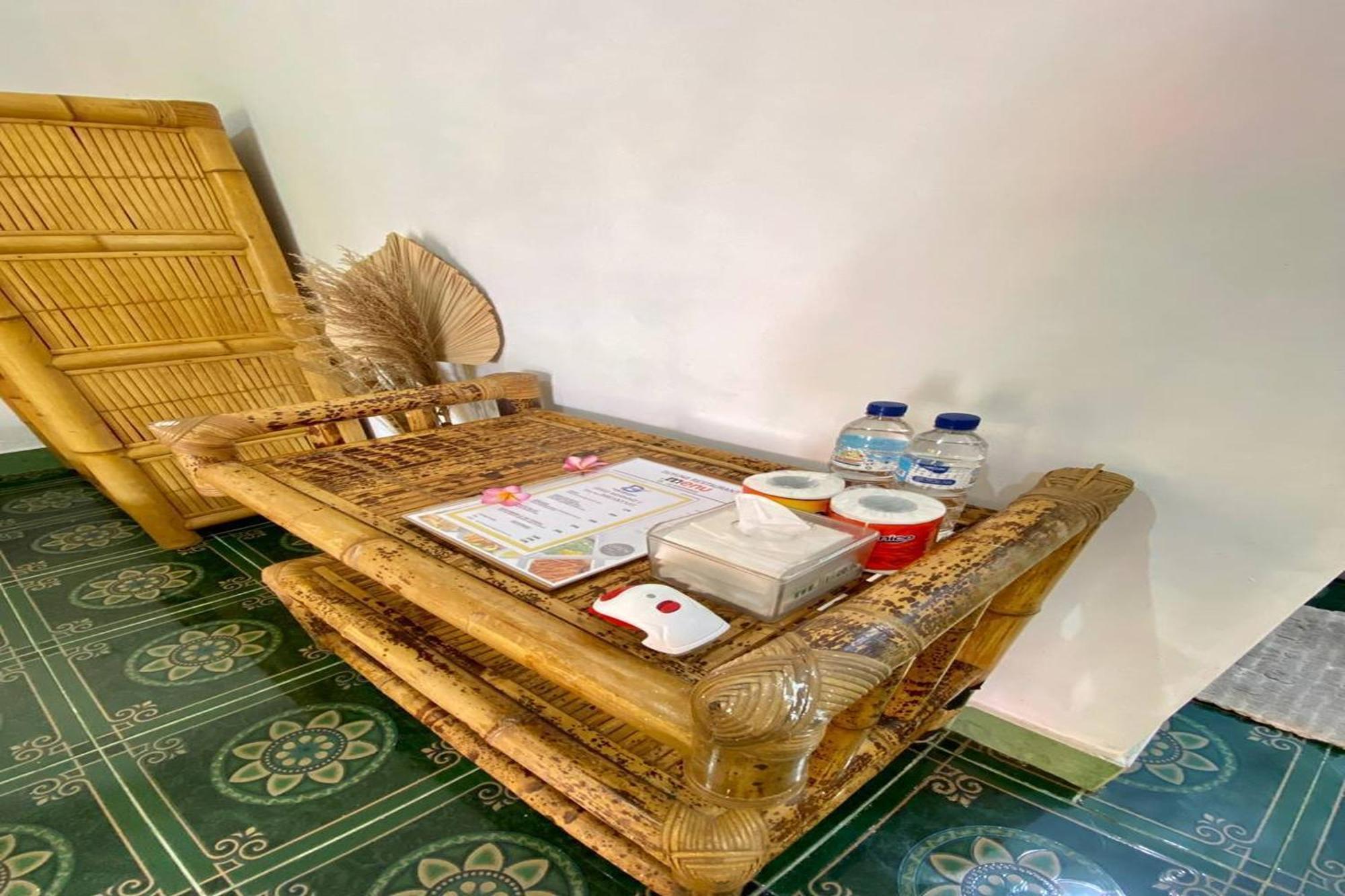 Duyung Rooms & Resto Gerupuk Бумбанг Экстерьер фото